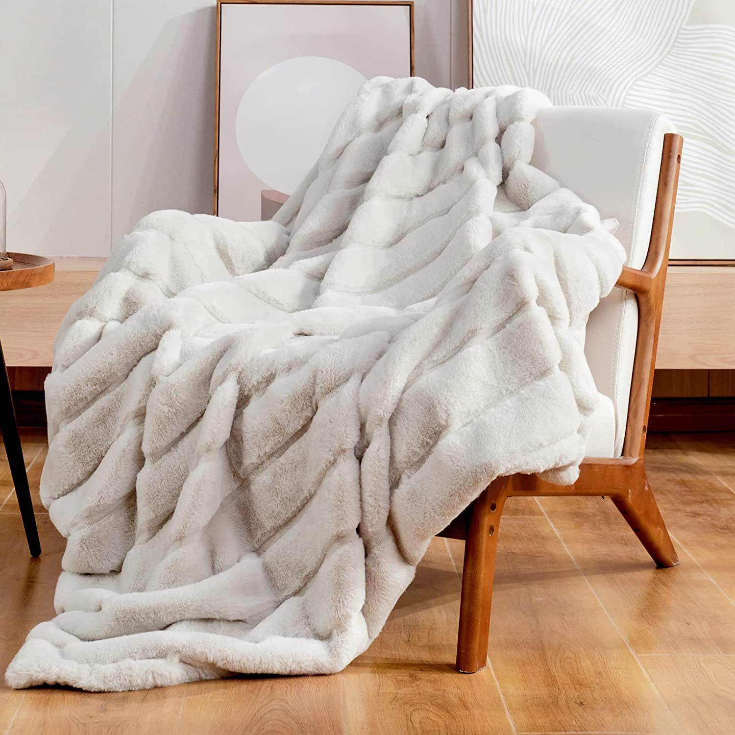 Luxury Super Soft Striped Faux Fur Throw Blanket for Couch, 50"X60" Beige, Warm Milky Plush Blanket for Sofa Bed Living Room Bedroom (Stripe-Beige)